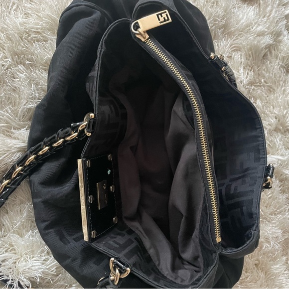 Fendi Zucca Baguette Shoulder Bag - Picture 6 of 11